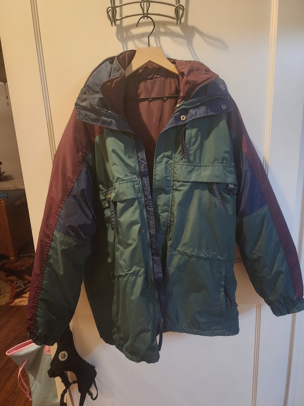 Men's Colorblock Insulated Hooded Jacket - Green/Burgundy/Blue Made By Columbia